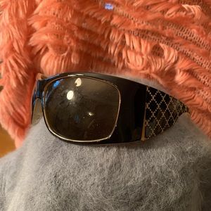 Oversized sunglasses